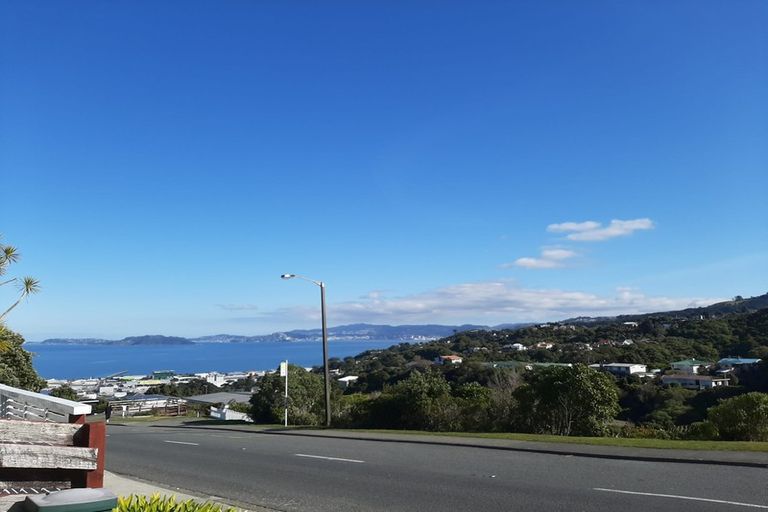 Photo of property in 2/112 Dowse Drive, Maungaraki, Lower Hutt, 5010