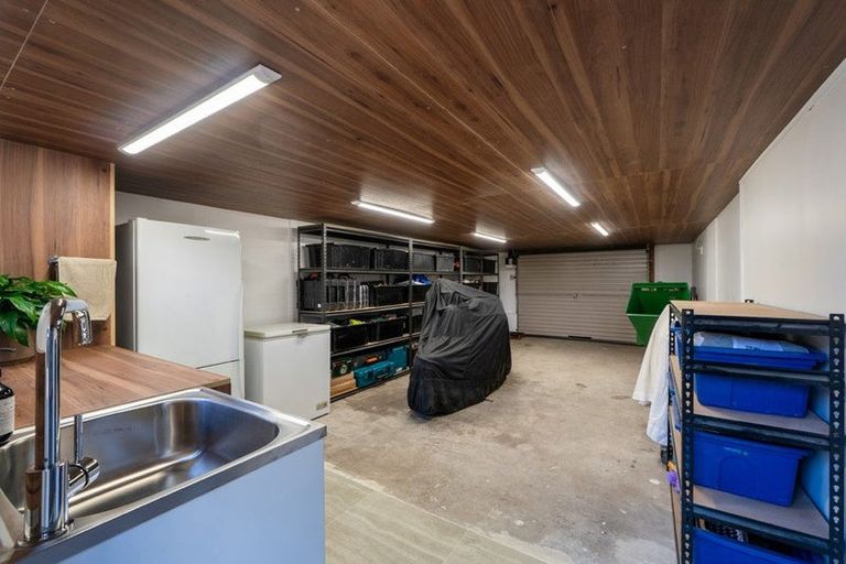 Photo of property in 1/33 Exmouth Road, Northcote, Auckland, 0627