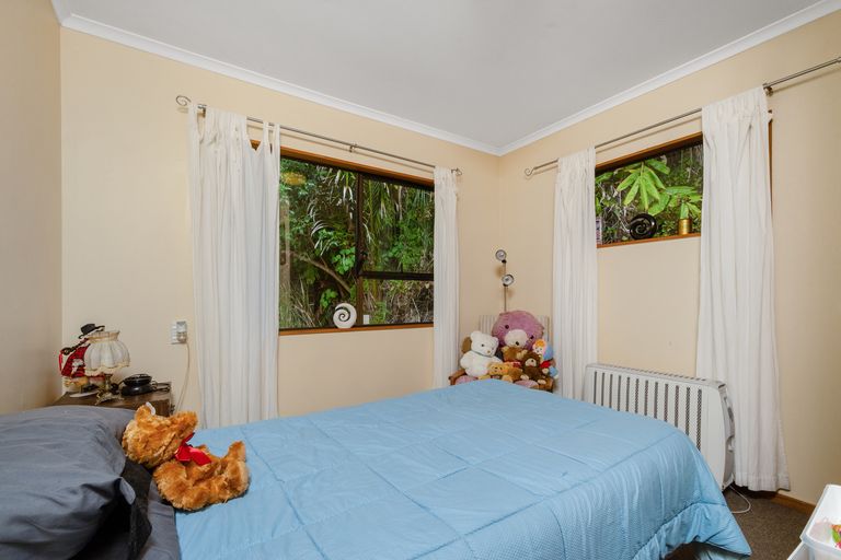 Photo of property in 31b Bush Road, Waiatarua, Auckland, 0604