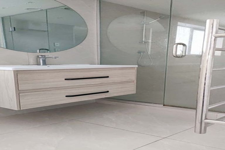 Photo of property in 4a Pauline Place, Bucklands Beach, Auckland, 2014