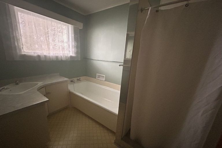 Photo of property in 12 Bowen Place, St Andrews, Hamilton, 3200