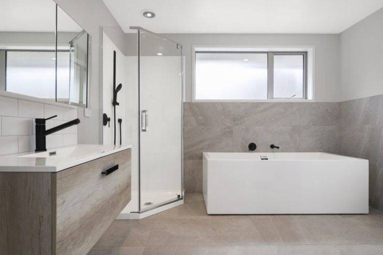 Photo of property in 2 Valley Heights Lane, Pukekohe, 2120