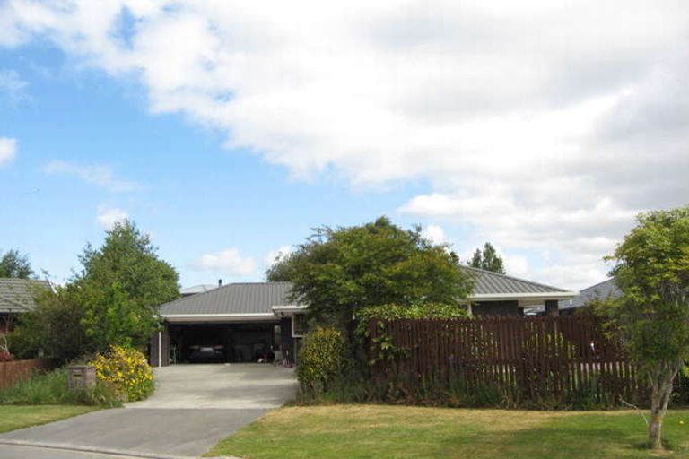 Photo of property in 8 Fieldmoor Place, Parklands, Christchurch, 8083