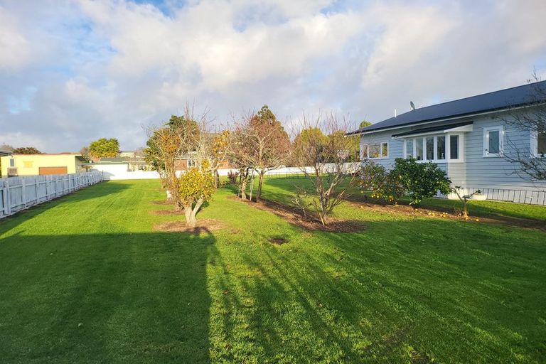 Photo of property in 246 Hepburn Road, Glendene, Auckland, 0602