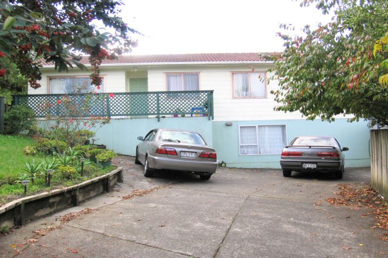 Photo of property in 21 Camrose Place, Glenfield, Auckland, 0629