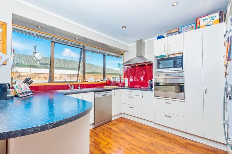 Photo of property in 9 Westpark Drive, West Harbour, Auckland, 0618