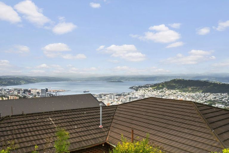 Photo of property in 42 Karepa Street, Brooklyn, Wellington, 6021