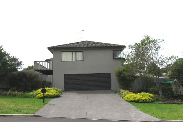 Photo of property in 7 Rook Place, Unsworth Heights, Auckland, 0632
