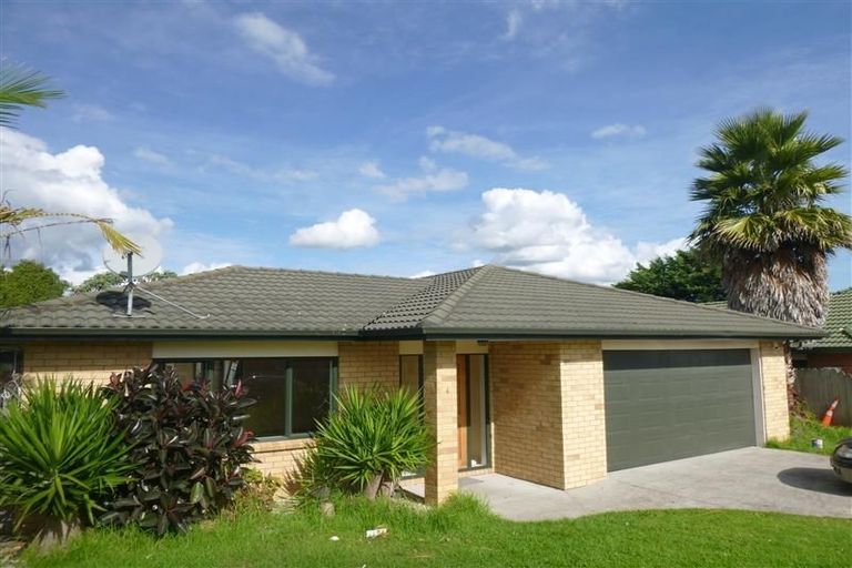 Photo of property in 4 Belleek Close, Weymouth, Auckland, 2103