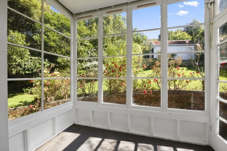 Photo of property in 16 Adderley Terrace, Ravensbourne, Dunedin, 9022