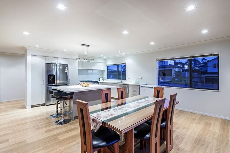 Photo of property in 94 Oakway Drive, Schnapper Rock, Auckland, 0632