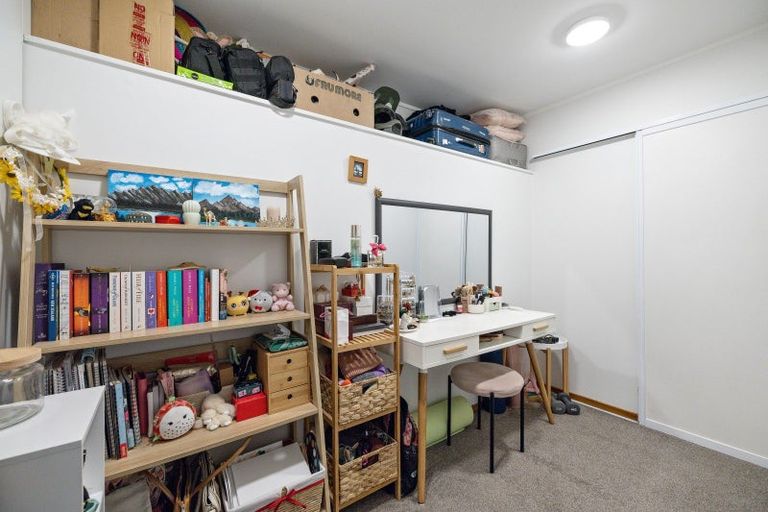 Photo of property in 32 Avalon Crescent, Fernhill, Queenstown, 9300