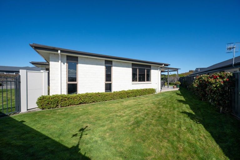 Photo of property in 28 Whakatomo Place, Havelock North, 4130