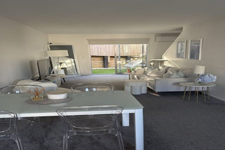 Photo of property in 5/24 Kelwyn Road, Kelston, Auckland, 0602