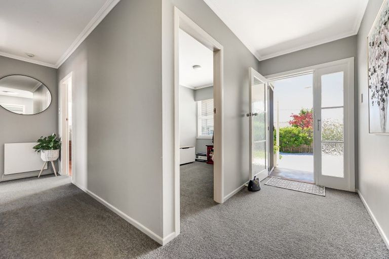 Photo of property in 51 Sandwich Road, St Andrews, Hamilton, 3200