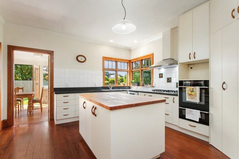 Photo of property in 44 Union Street, New Brighton, Christchurch, 8061