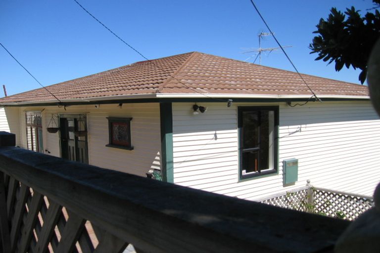 Photo of property in 5 Carlisle Street, Island Bay, Wellington, 6023