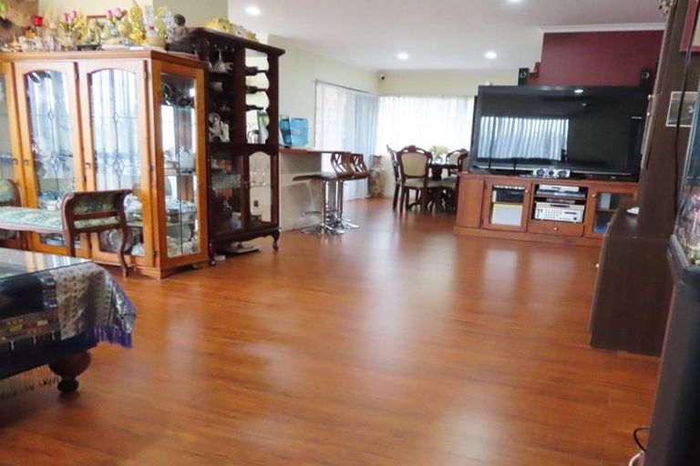 Photo of property in 7 Baltic Place, Goodwood Heights, Auckland, 2105
