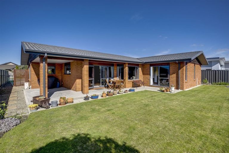 Photo of property in 32 Tasman Drive, Poraiti, Napier, 4112