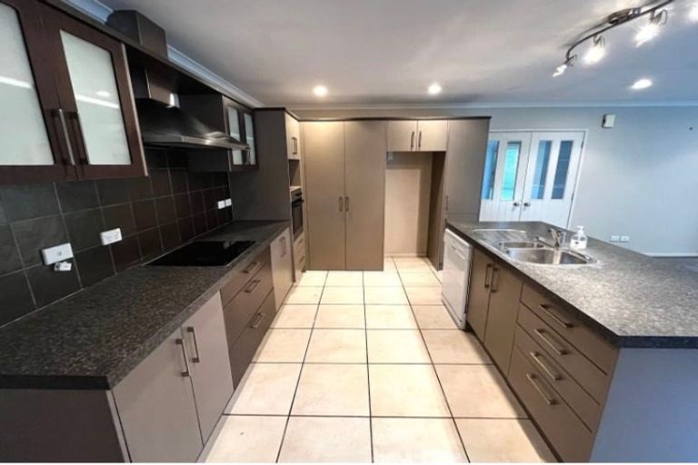 Photo of property in 4 Mordane Place, Flat Bush, Auckland, 2016