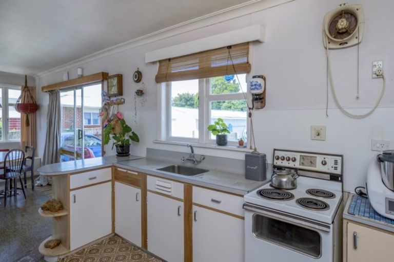 Photo of property in 162 Bartholomew Road, Levin, 5510