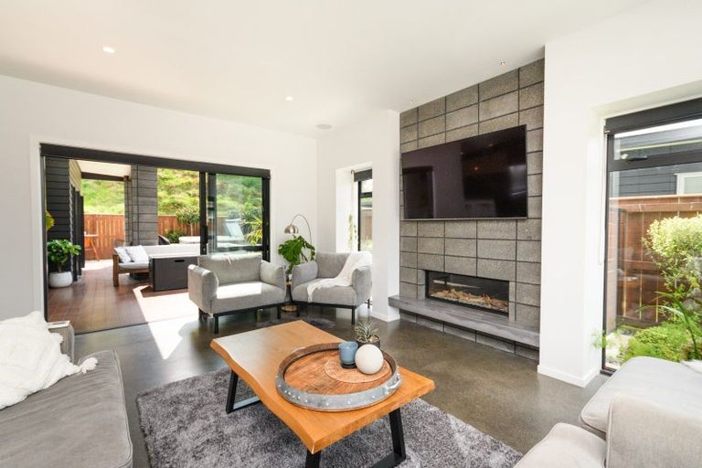 Photo of property in 35 Freedom Drive, Kelvin Grove, Palmerston North, 4414