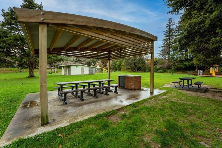 Photo of property in 31a Roband Crescent, Brown Owl, Upper Hutt, 5018