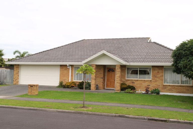 Photo of property in 2/12 Glassonby Road, Northpark, Auckland, 2013