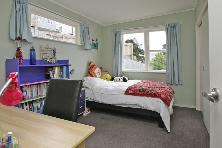 Photo of property in 64 Eden Street, Island Bay, Wellington, 6023