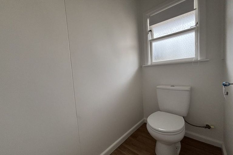 Photo of property in 207 Memorial Avenue, Burnside, Christchurch, 8053