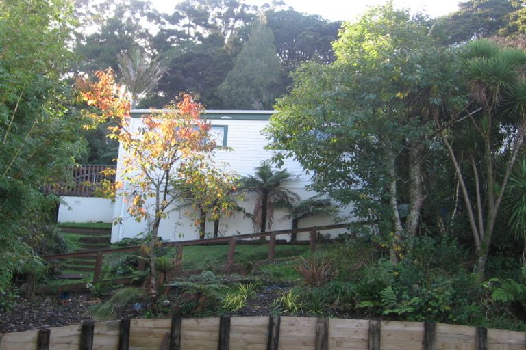 Photo of property in 19 Laingholm Drive, Laingholm, Auckland, 0604