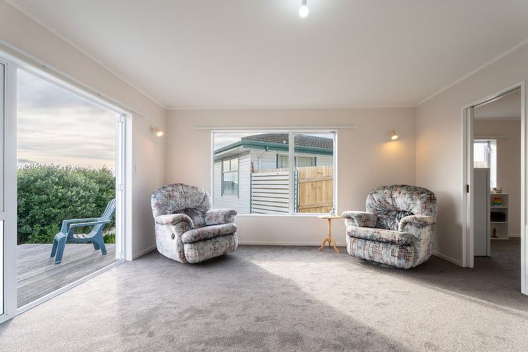 Photo of property in 63 Pikarere Street, Titahi Bay, Porirua, 5022