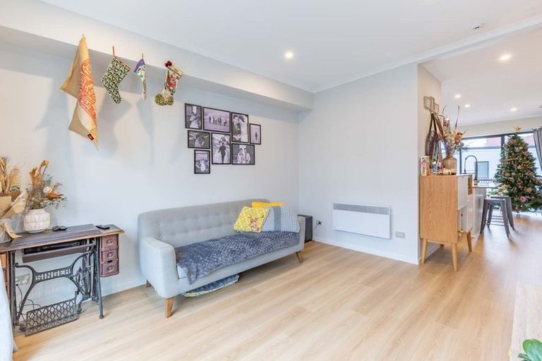 Photo of property in 3 William Stratton Lane, Hobsonville, Auckland, 0616