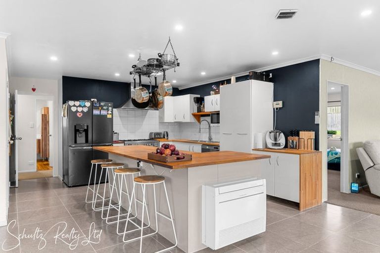 Photo of property in 30 Settlement Road, Kaiwaka, 0573