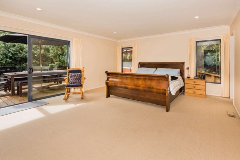 Photo of property in 5 Maidstone Place, Oteha, Auckland, 0632