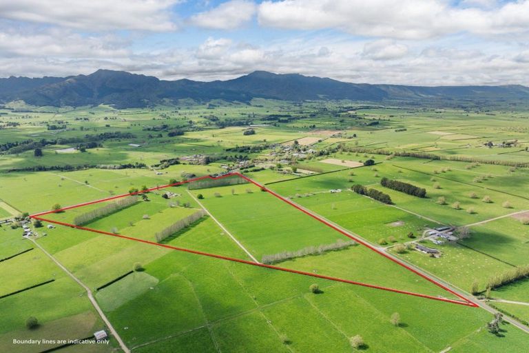Photo of property in 131 School Road, Te Horo, Otaki, 5582
