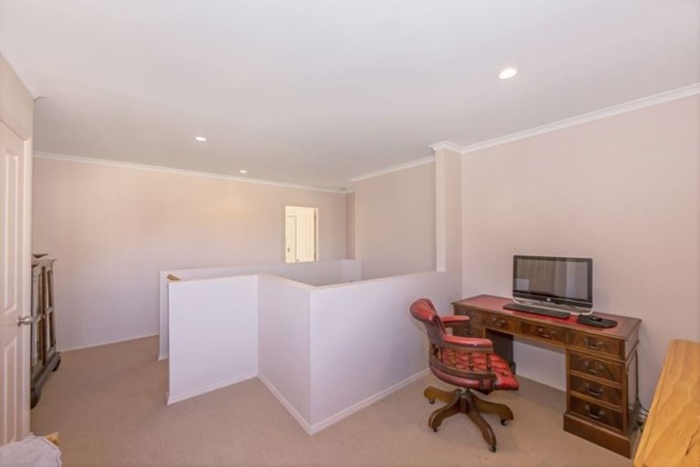 Photo of property in 46 Parkwood Crescent, Gulf Harbour, Whangaparaoa, 0930
