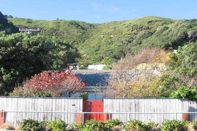 Photo of property in 387 Muritai Road, Eastbourne, Lower Hutt, 5013