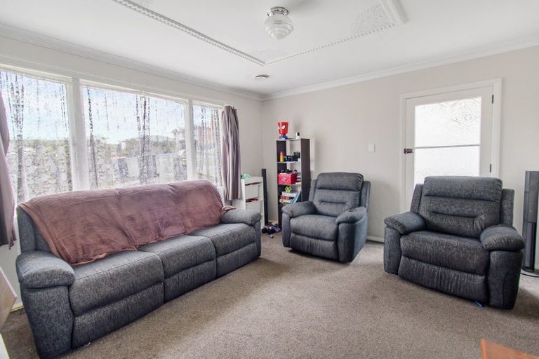 Photo of property in 42 Saint George Street, Watlington, Timaru, 7910