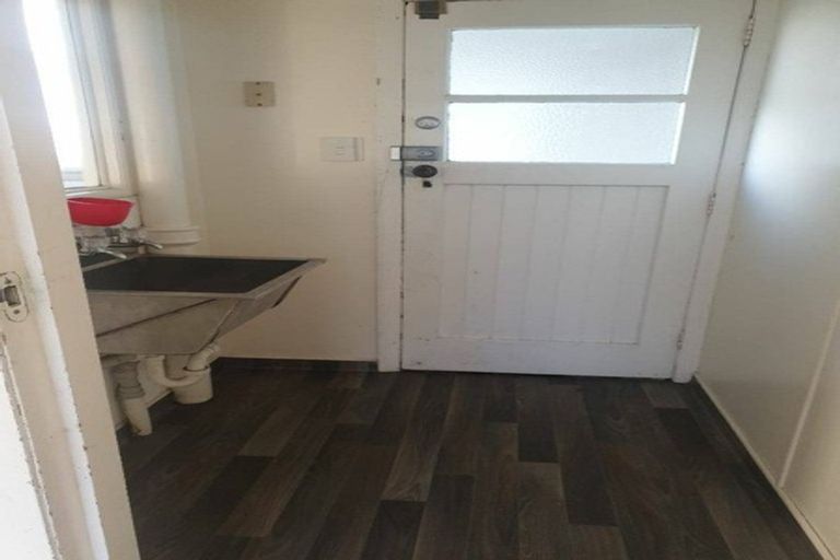 Photo of property in 8 Matipo Street, Castlecliff, Whanganui, 4501