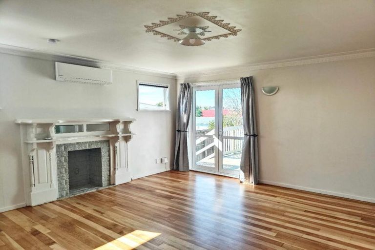 Photo of property in 22 Clendon Place, Manurewa, Auckland, 2102