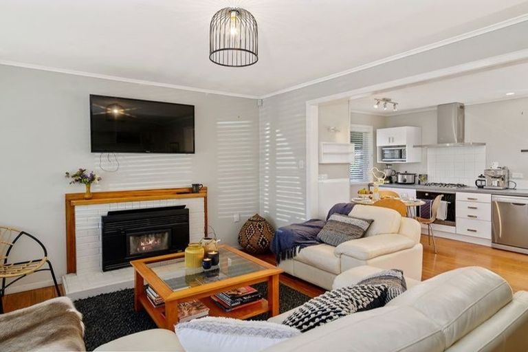 Photo of property in 9 Waiwhero Street, Mangakakahi, Rotorua, 3015