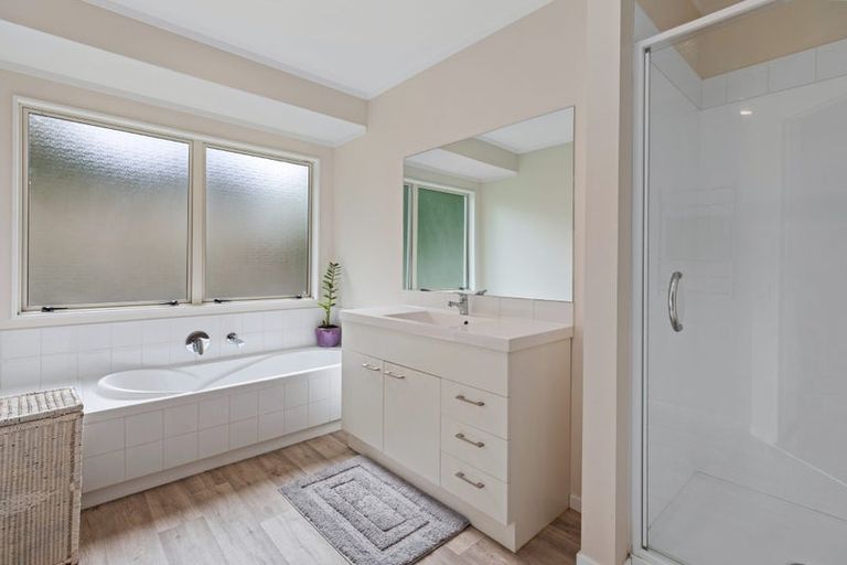 Photo of property in 10 Sunvale Place, Gate Pa, Tauranga, 3112