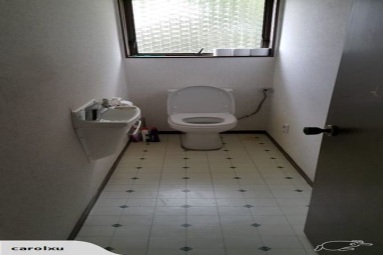 Photo of property in 2/7 Cornelian Crescent, Half Moon Bay, Auckland, 2012