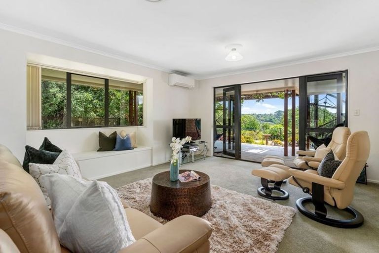 Photo of property in 119 Vaughans Road, Okura, Albany, 0792