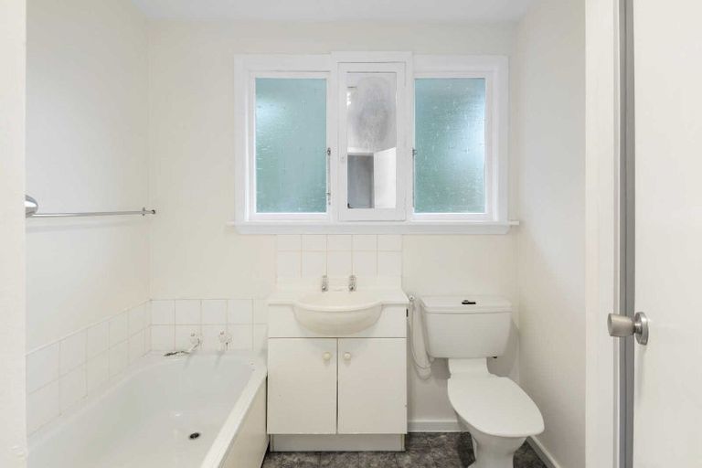 Photo of property in 64 Parkstone Avenue, Ilam, Christchurch, 8041