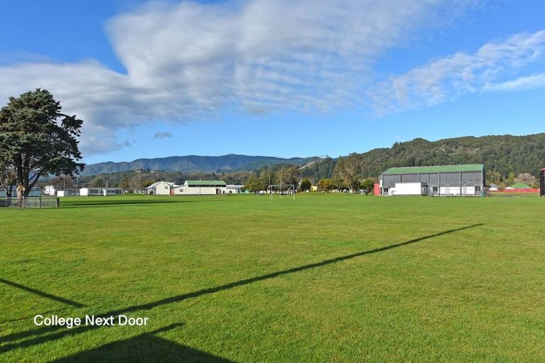 Photo of property in 10 Fortune Lane, Trentham, Upper Hutt, 5018