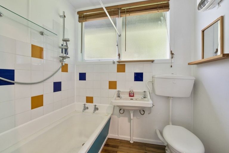 Photo of property in 104 Pinehaven Road, Pinehaven, Upper Hutt, 5019