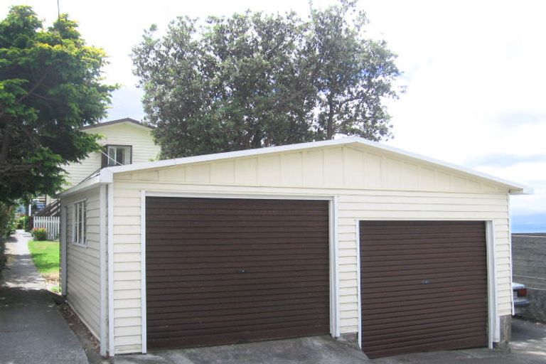 Photo of property in 34 Dorking Road, Brooklyn, Wellington, 6021