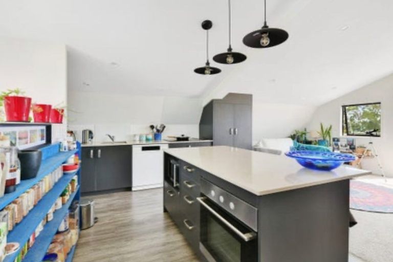 Photo of property in 12a Matai Road, Stanmore Bay, Whangaparaoa, 0932